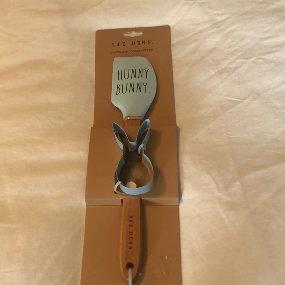 RAE DUNN spatula and cookie cutter - Picture 3 of 5